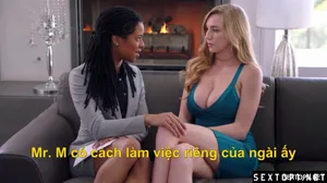 Mãi chơi game không biết cô bạn cùng phòng đang gạ địt bạn trai