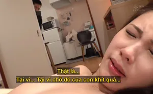 Mép lỗ lồn múp rụp hồng hào của người vợ dâm