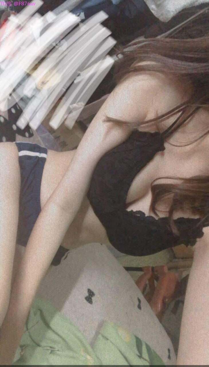 Lộ mặt ngậm sâu vào họng, không ngờ bạn thân của bạn gái sau 00 lại giỏi oral sex đến vậy, phải làm trước khi đi làm